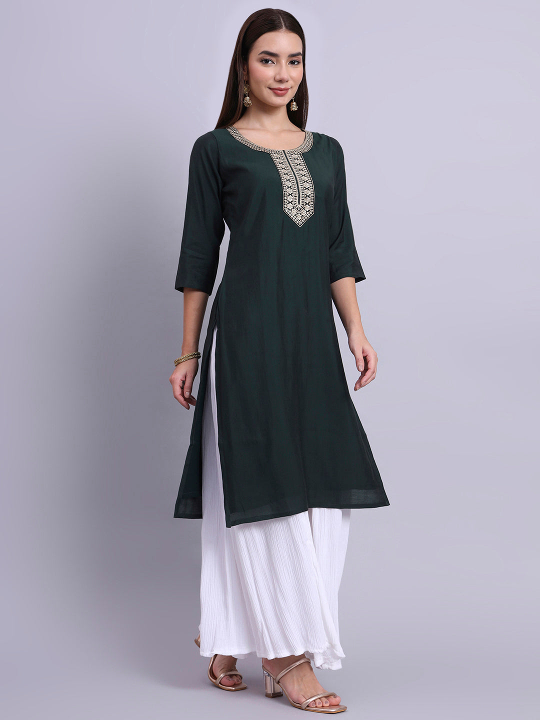 BottleGreen Minimum Embroidered Straight Kurta